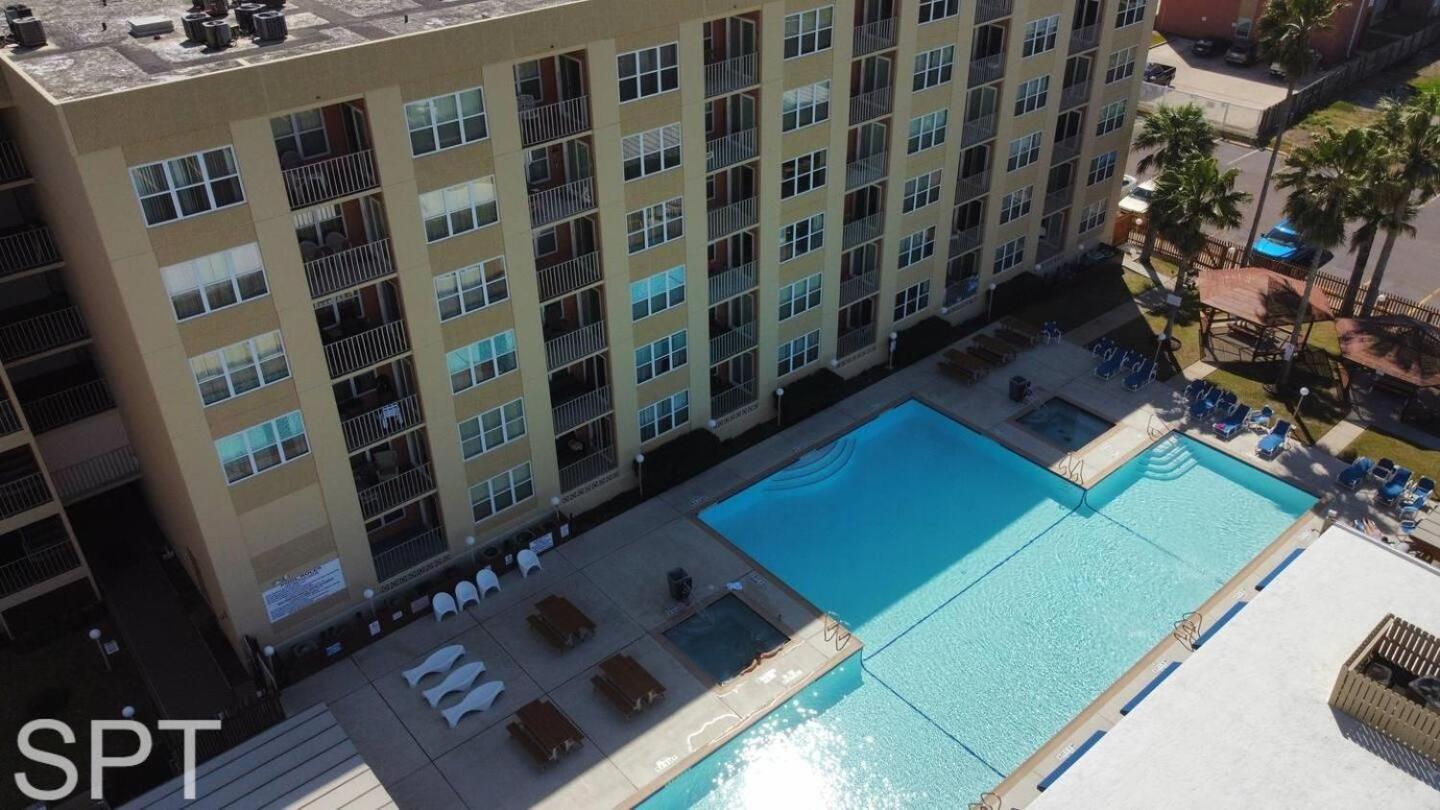 Access With Pool, Hot Tub Area & Bbq - Gulfview I - Unit 213 *