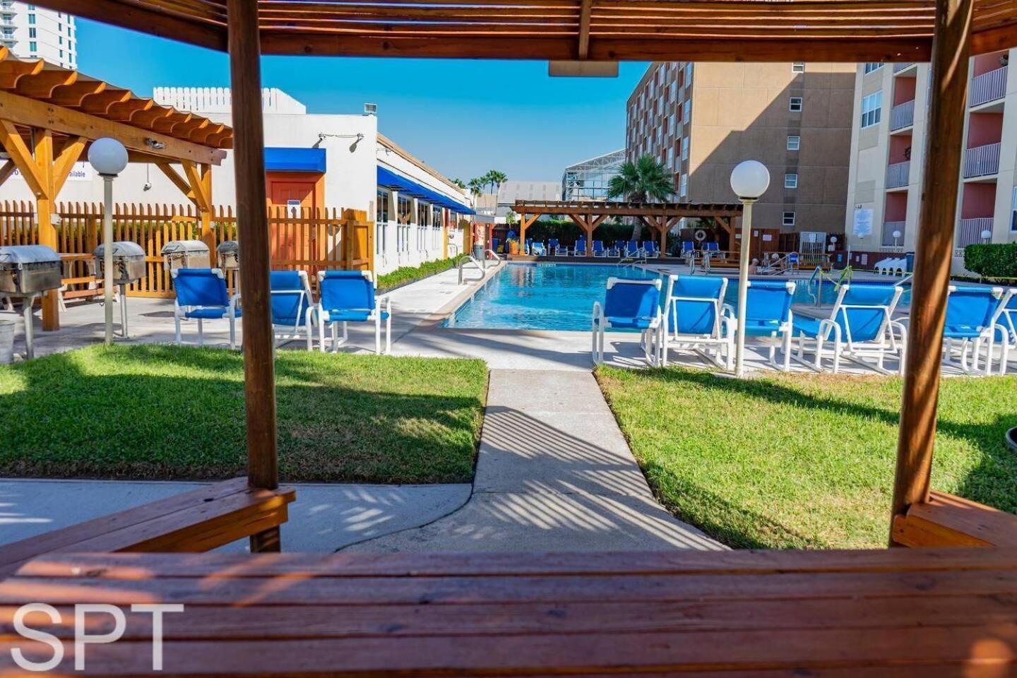 Apartment Access With Pool, Hot Tub Area & Bbq - Gulfview I - Unit 213
