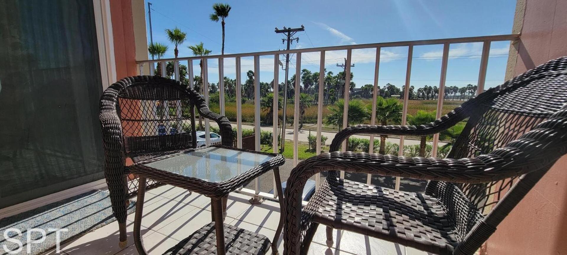 Access With Pool, Hot Tub Area & Bbq - Gulfview I - Unit 213 Apartment South Padre Island