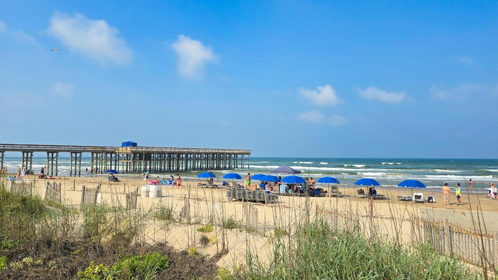 Pelicans Perch Charming 1br Near With Patio 160