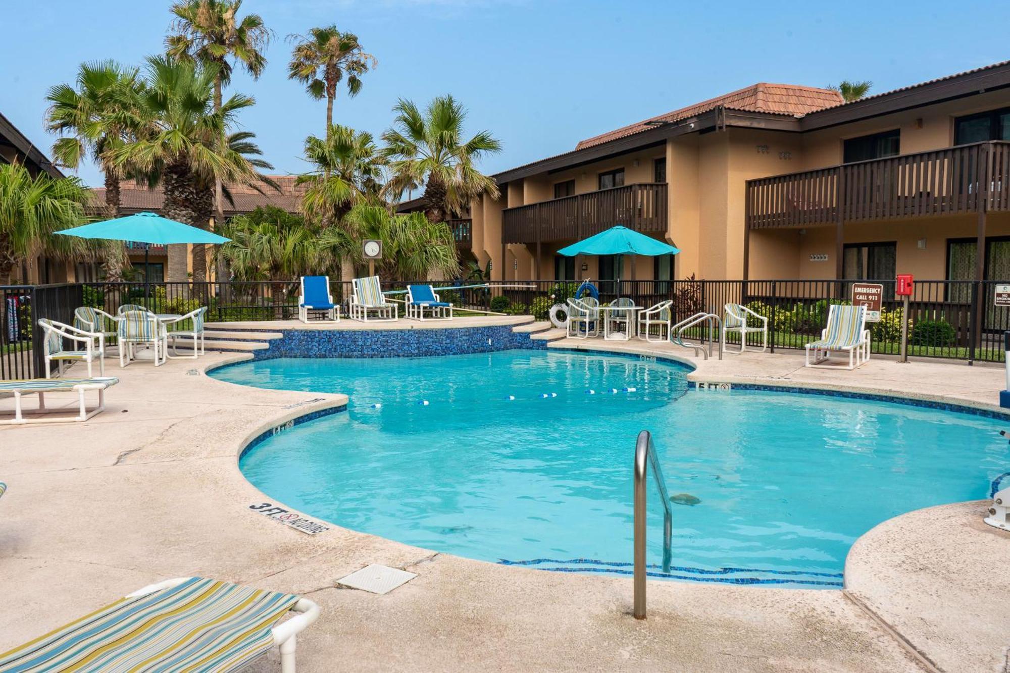 Pelicans Perch Charming 1br Near With Patio 160 Apartment South Padre Island