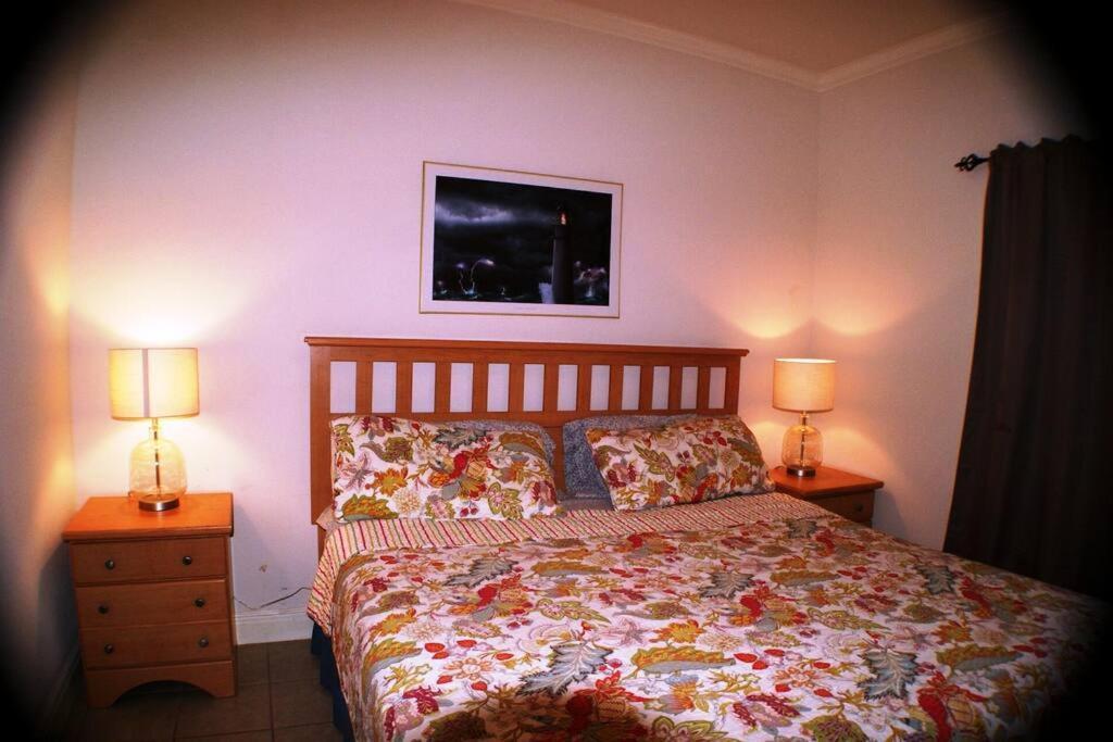 Sun Dancer #3 Mid Island 2 Minute Walk Access Apartment