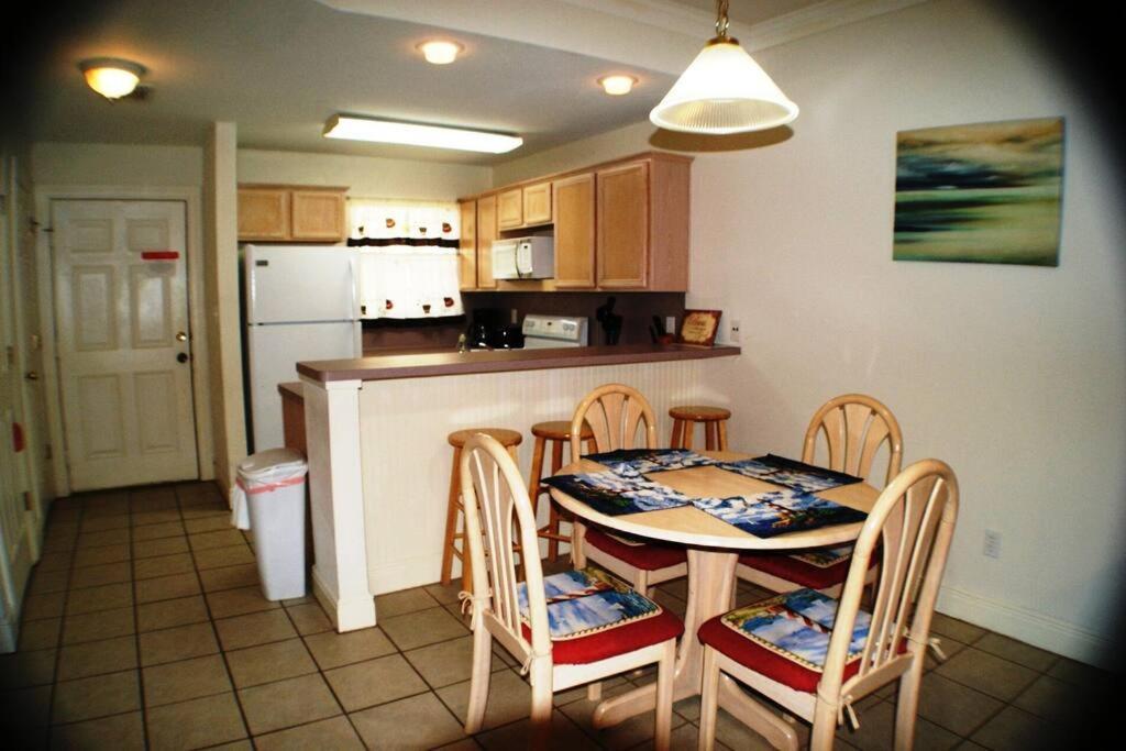 Apartment Sun Dancer #3 Mid Island 2 Minute Walk Access South Padre Island