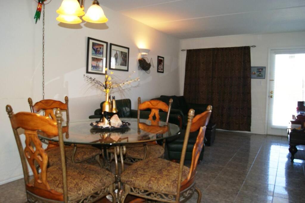 Parklane #105 2-3 Minute Walk To Access Apartment *