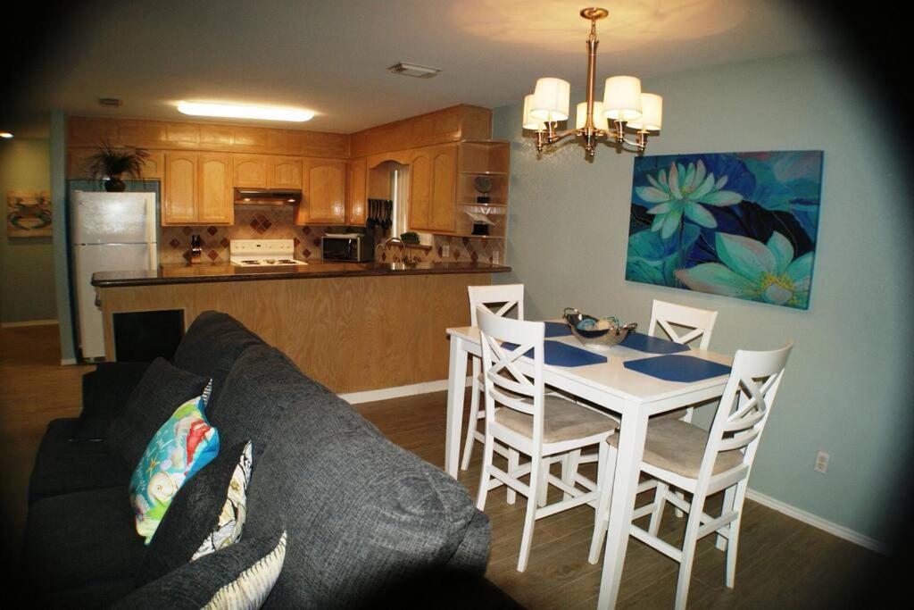 La Perla#2 Mid-island 2-3 Minute Walk To Acc South Padre Island