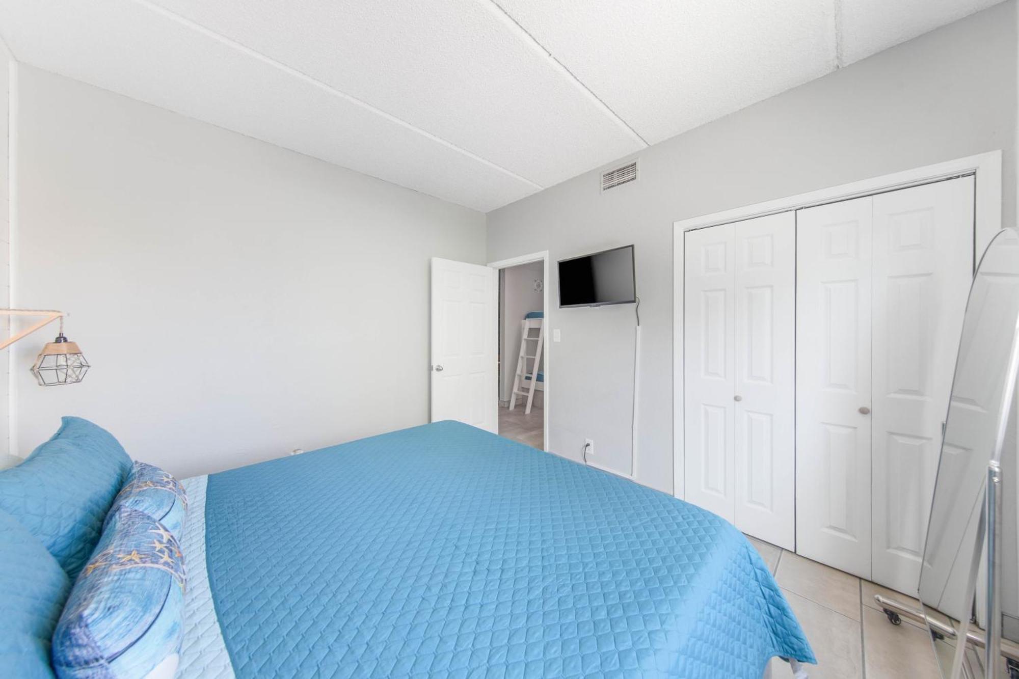 Apartment Spi - 1 Block Away *