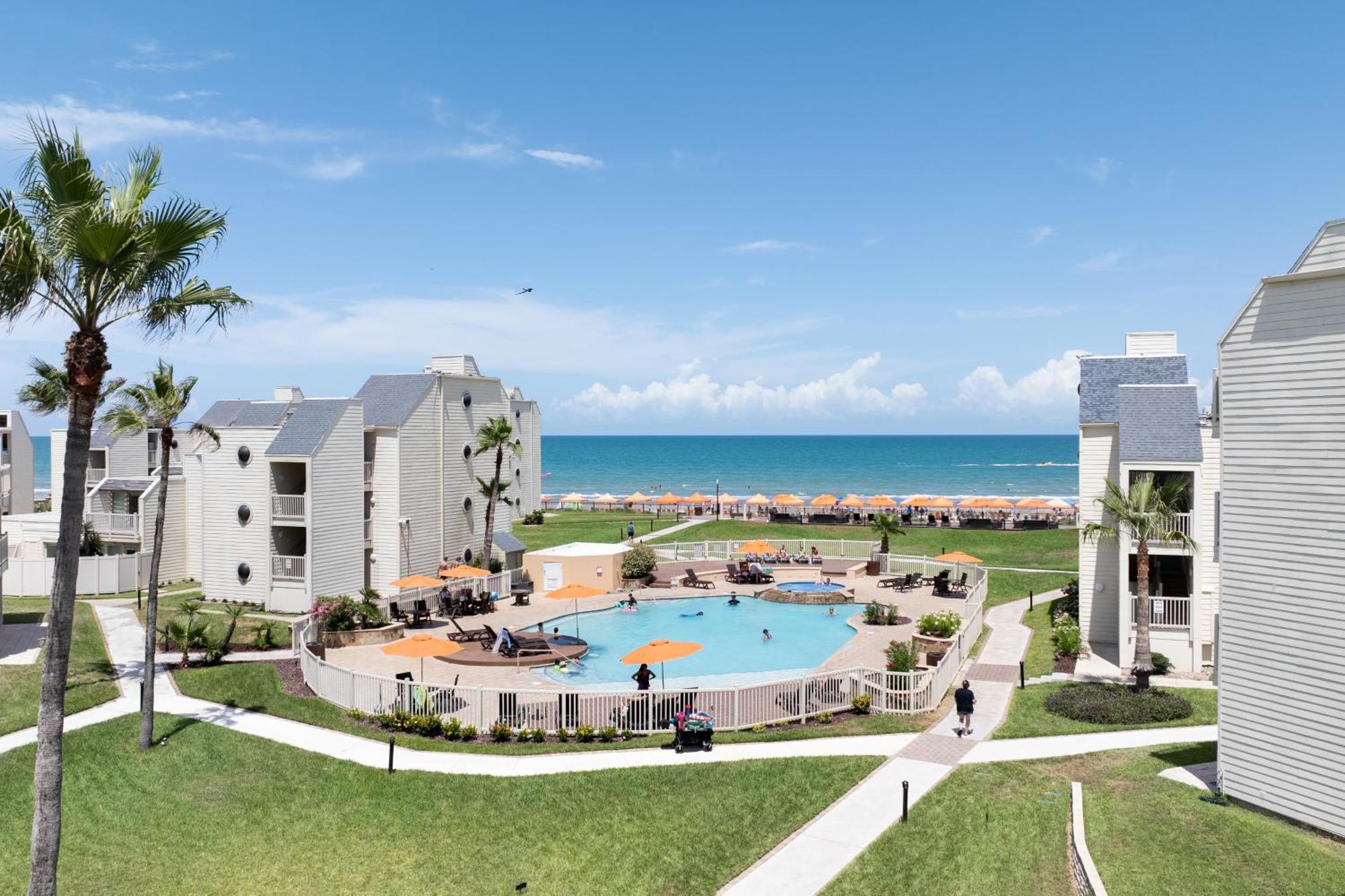 Apartment New Stunning Ocean-view Beachfront Resort, Heated Pool!