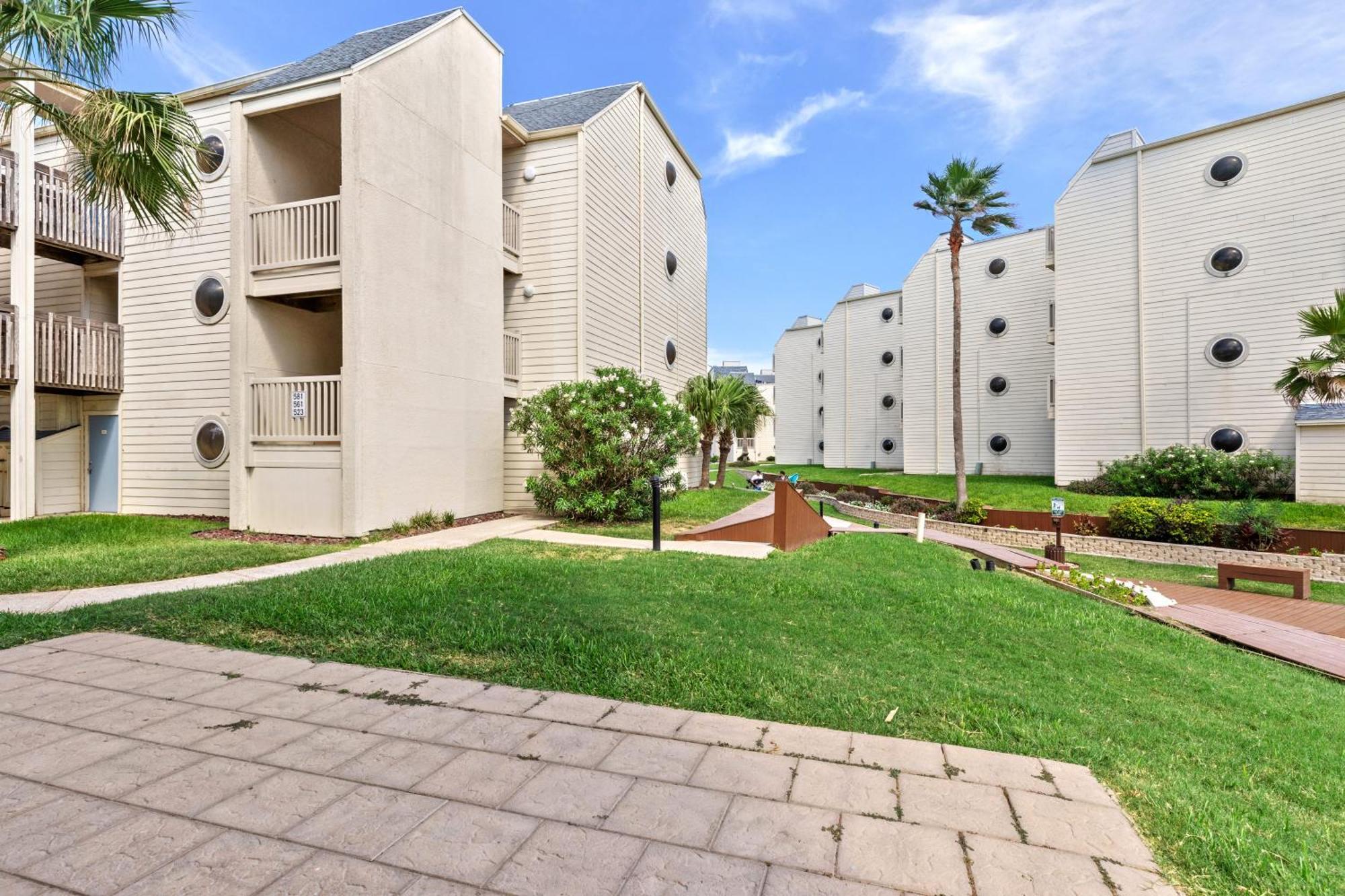 Ground Level Pet-friendly Seconds From Beach