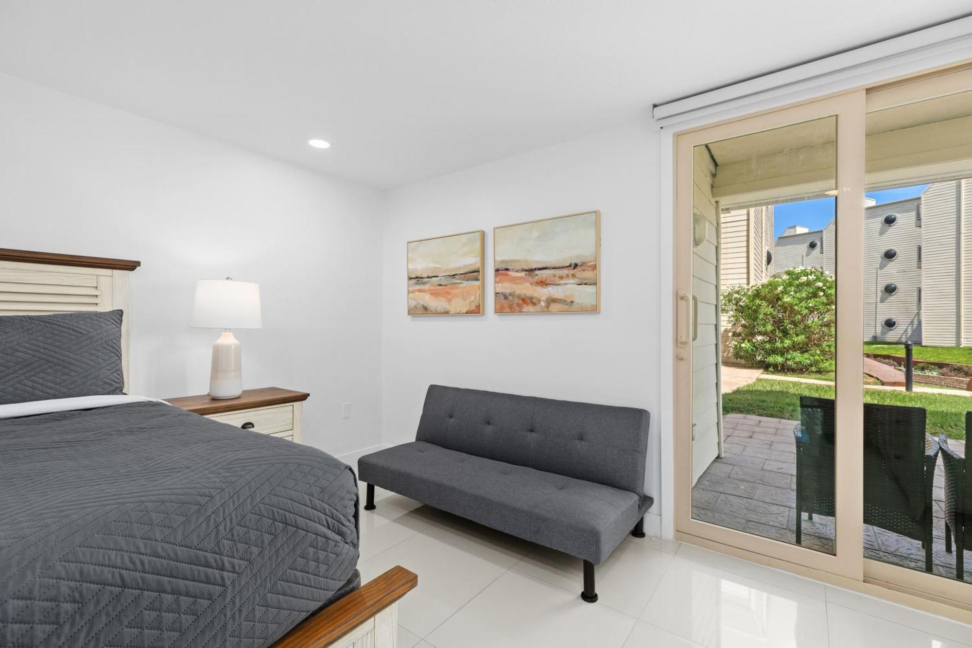 Ground Level Pet-friendly Seconds From Beach Holiday home South Padre Island