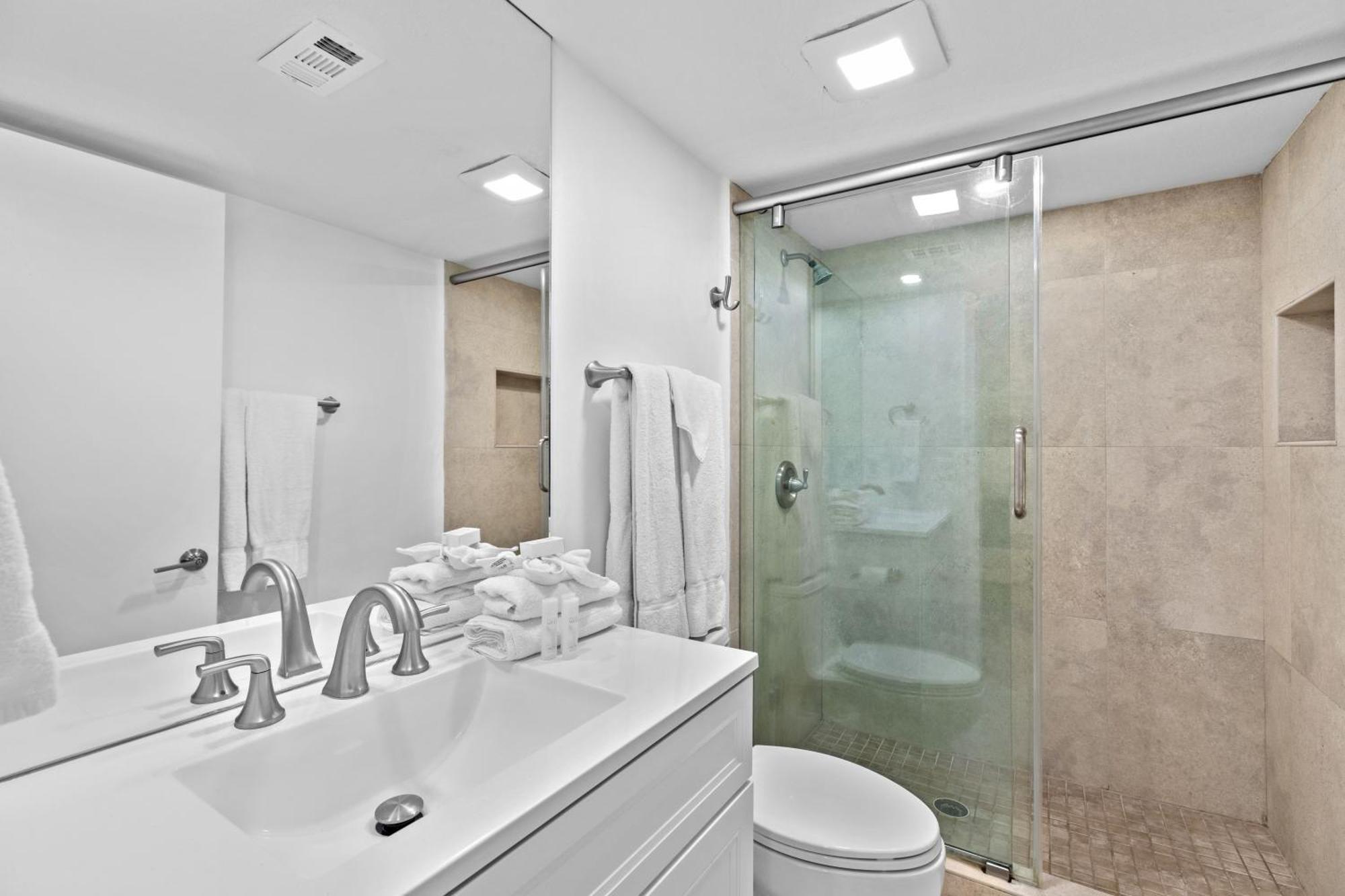 Ground Level Pet-friendly Seconds From Beach South Padre Island