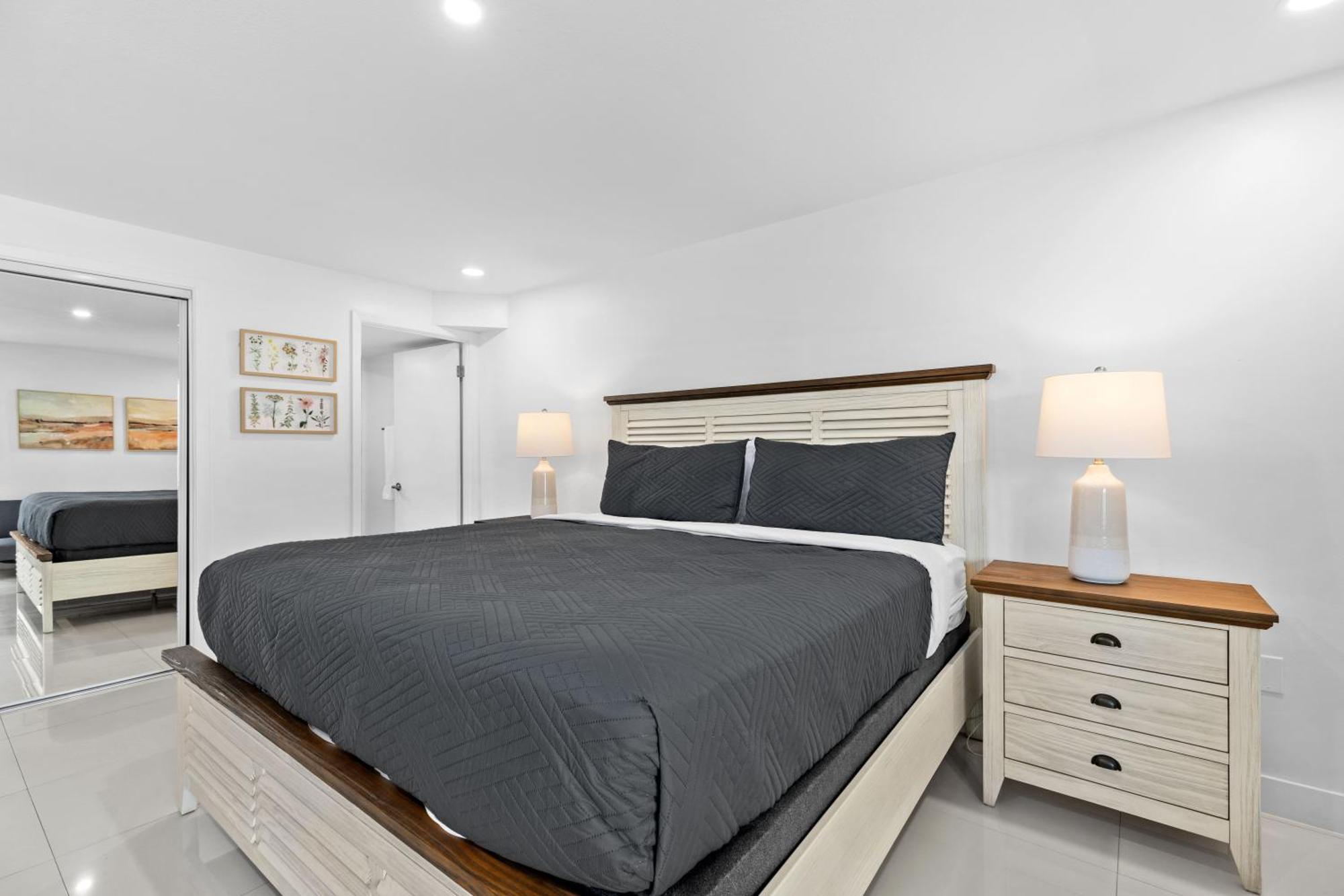 Ground Level Pet-friendly Seconds From Beach
