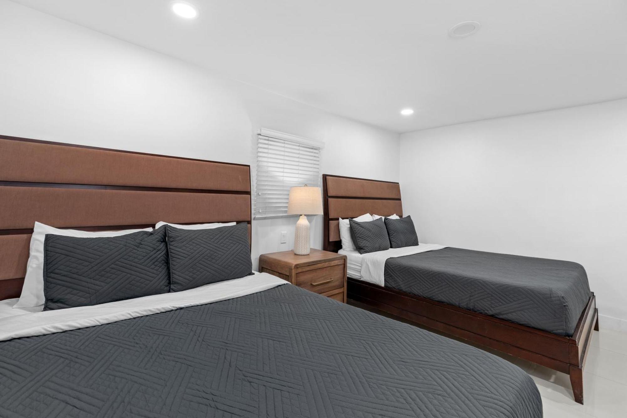 Ground Level Pet-friendly Seconds From Beach * South Padre Island