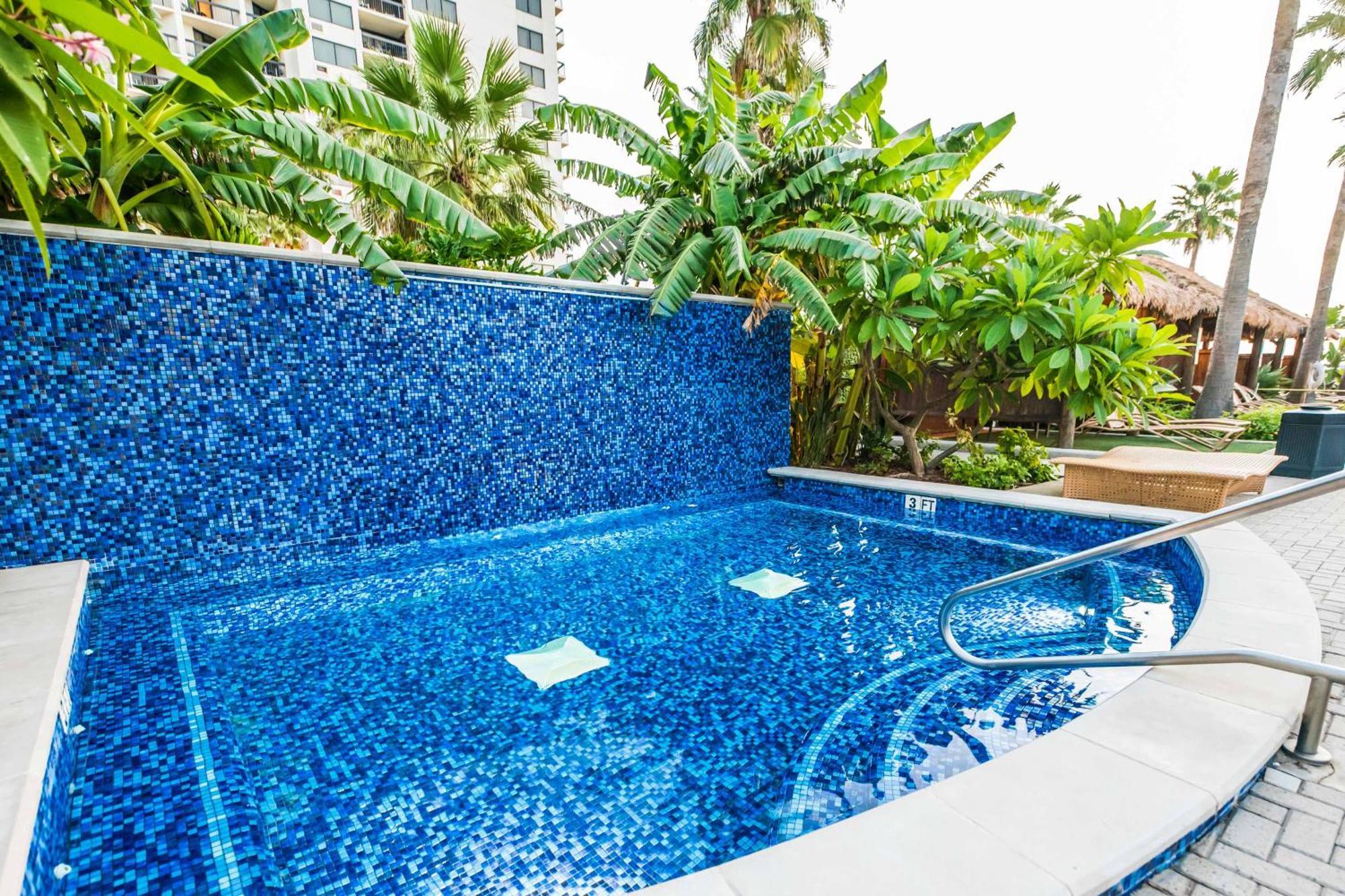 1901 Sapphire Beachfront 3 Bedroom Apartment