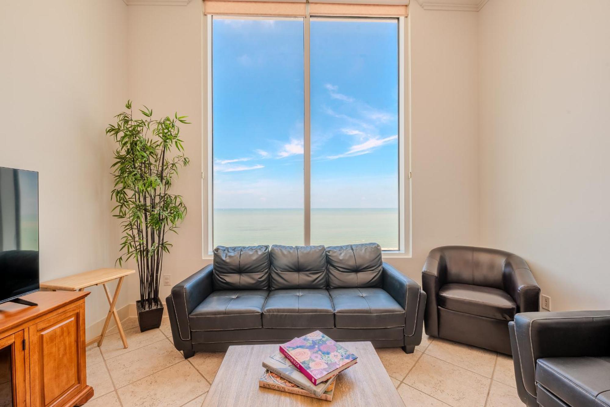 1901 Sapphire Beachfront 3 Bedroom Apartment