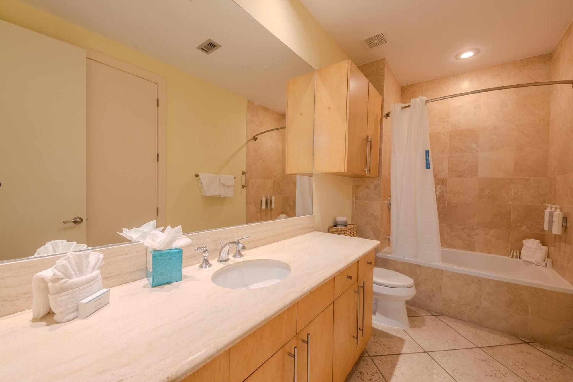 Apartment 1901 Sapphire Beachfront 3 Bedroom *
