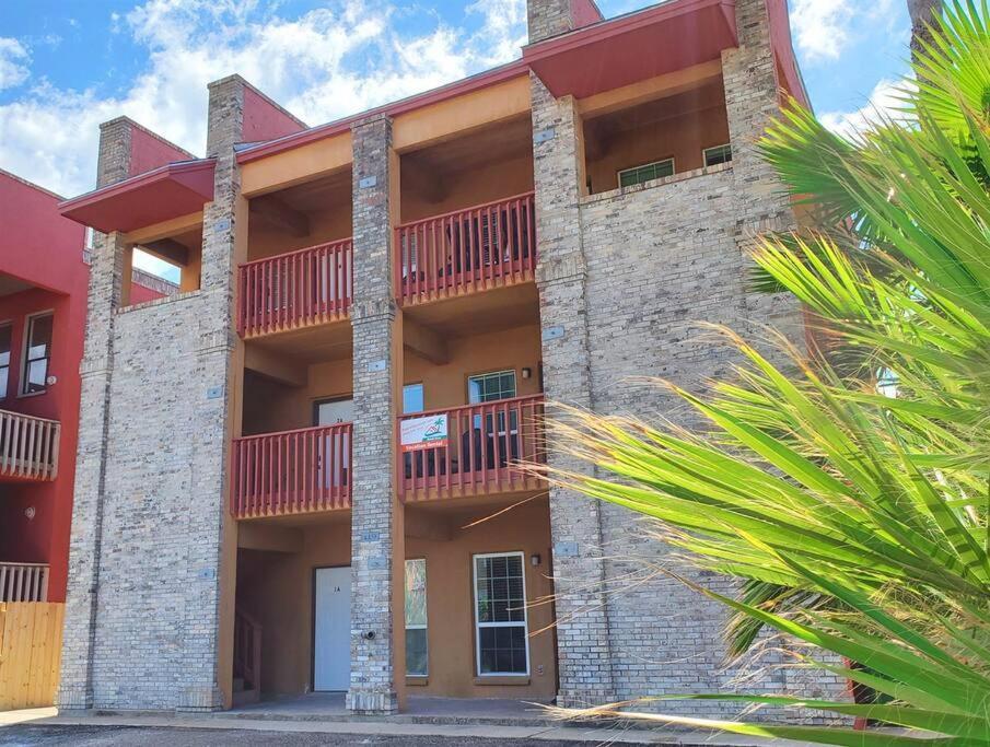 Sun Ray #1a - Pet Friendly, 3min Walk To Beach Apartment South Padre Island