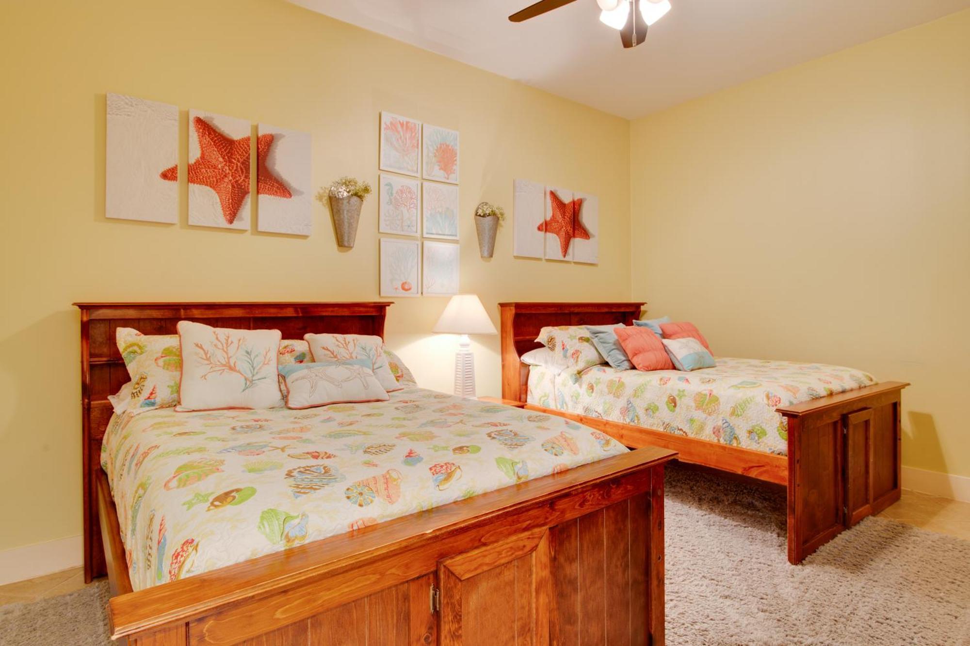 - Walk To The Beach! Apartment