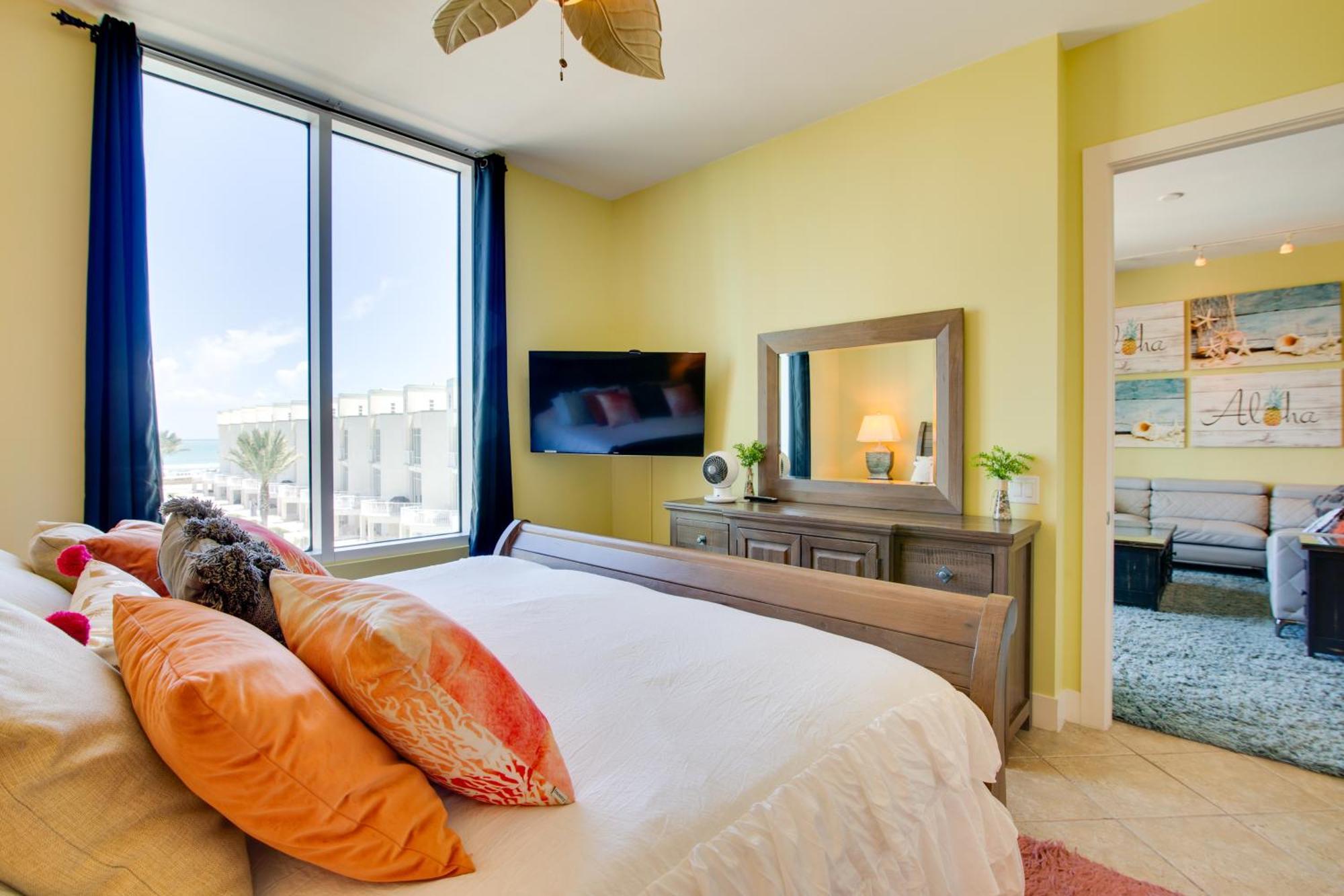 Apartment - Walk To The Beach!
