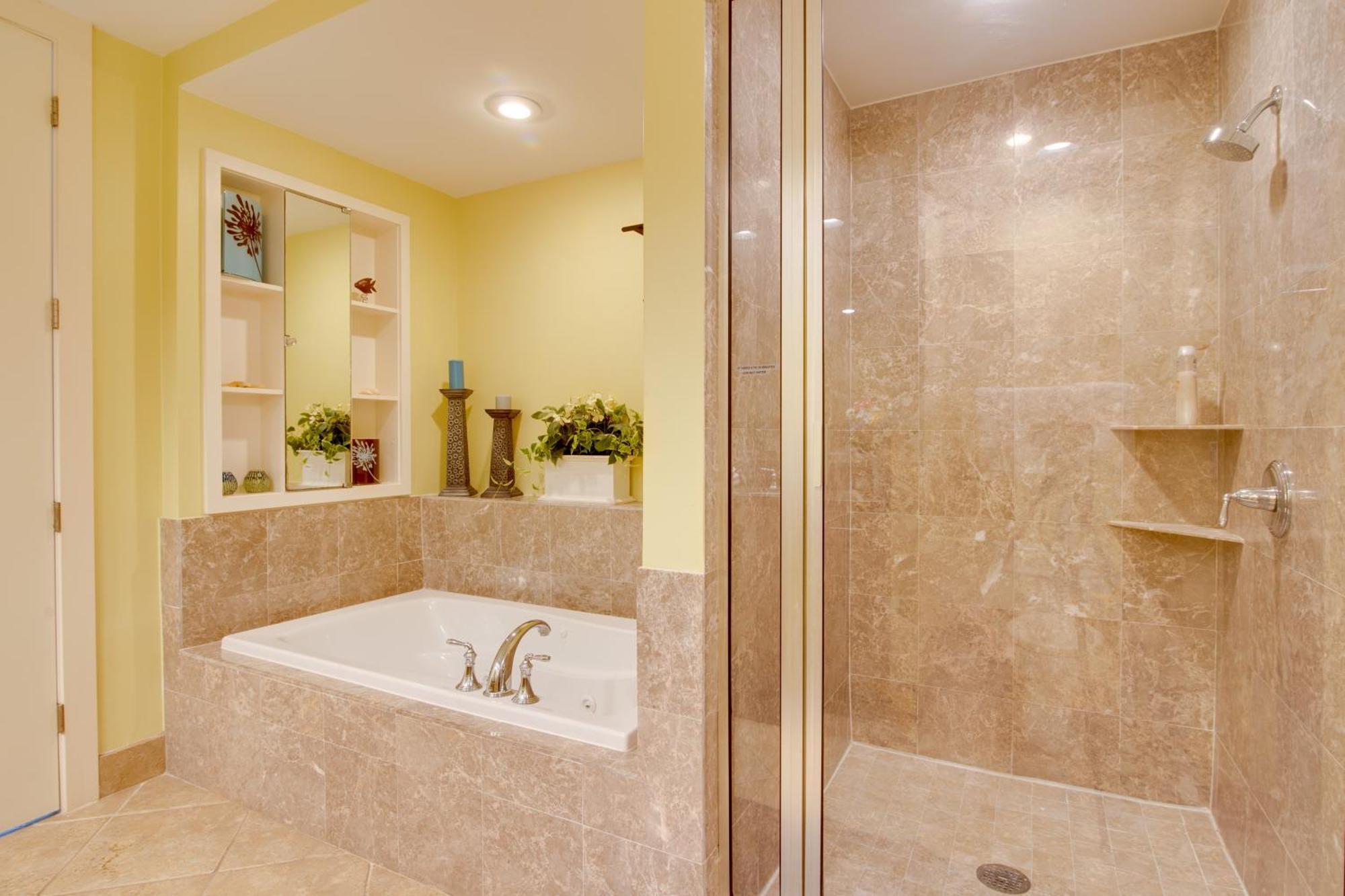 - Walk To The Beach! Apartment South Padre Island