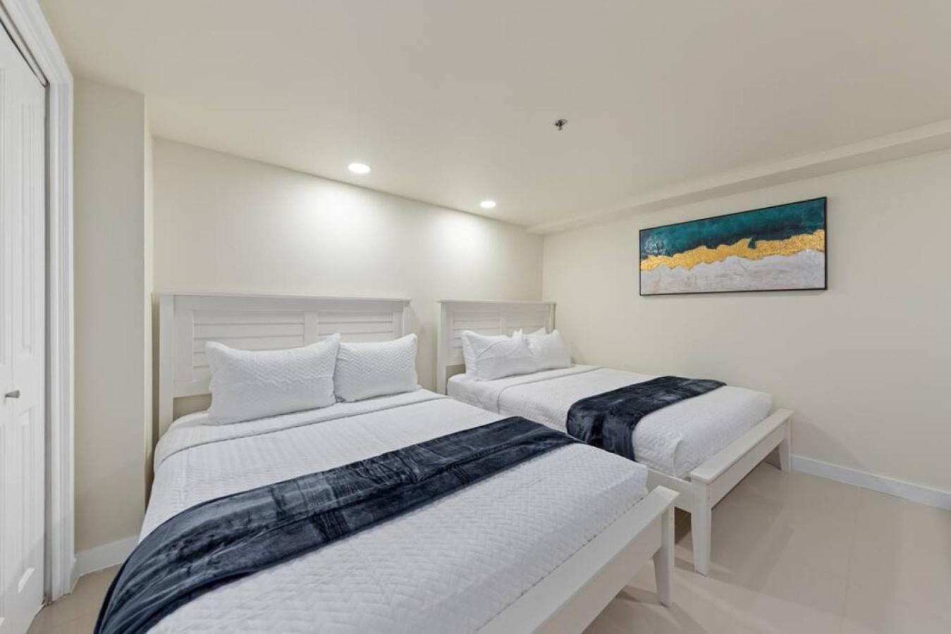 Luxury 6th Floor Amazing Views *