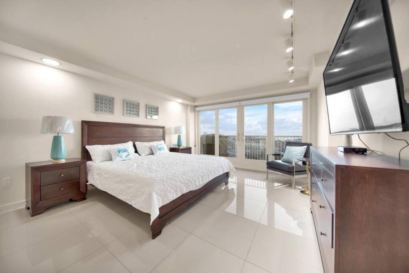 Luxury Beachfront With Amazing Sunset Views *