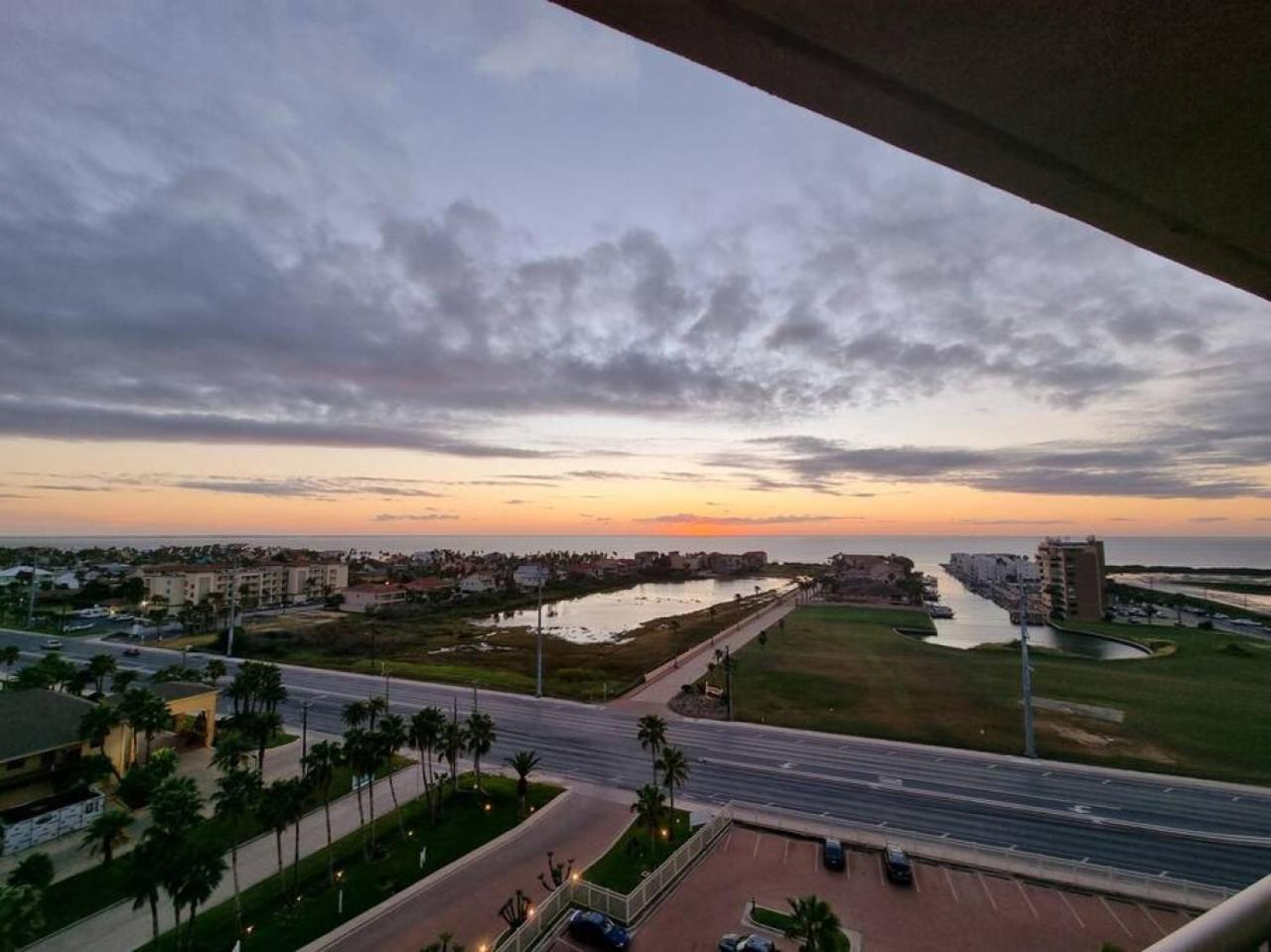 Jackpot Beachfront With Amazing Sunset Views