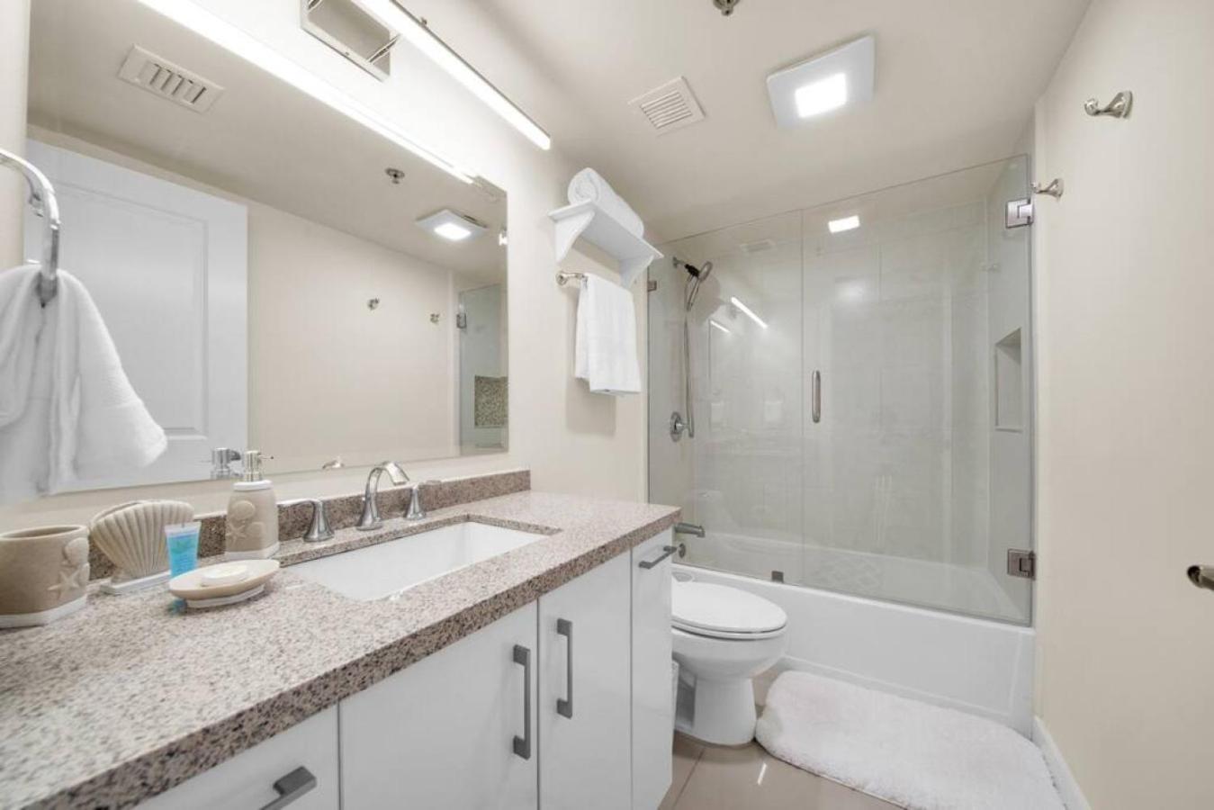 Amazing 5th Floor Beachfront Wonderful Views * South Padre Island