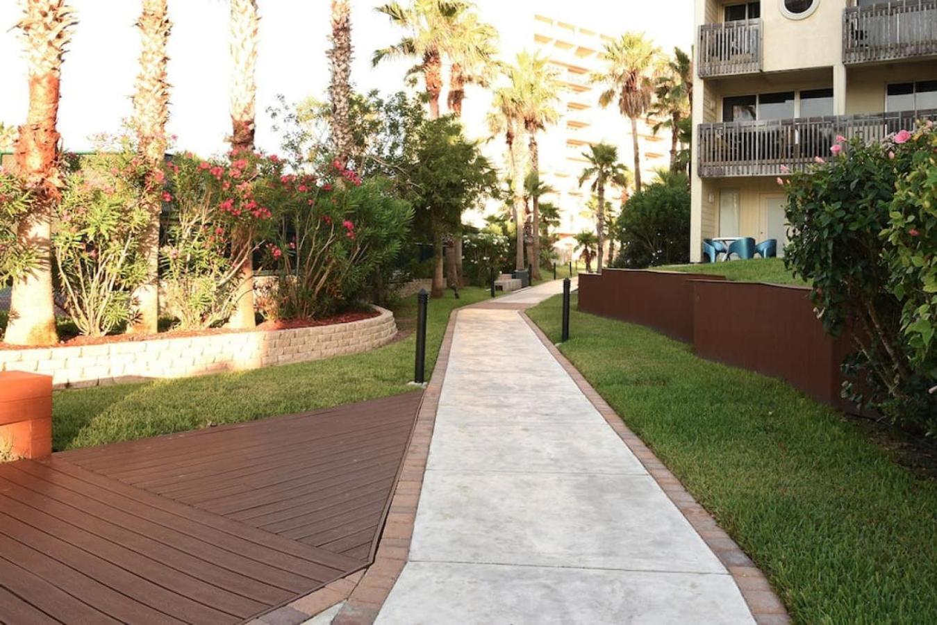 Amazing 5th Floor Beachfront Wonderful Views Holiday home *
