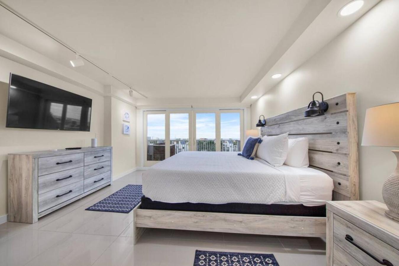 Amazing 5th Floor Beachfront Wonderful Views Holiday home South Padre Island