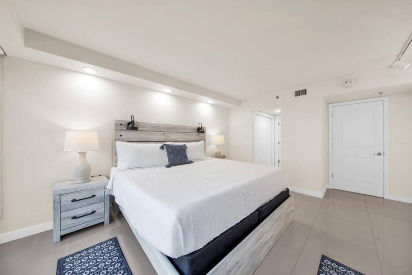 Amazing 5th Floor Beachfront Wonderful Views Holiday home South Padre Island