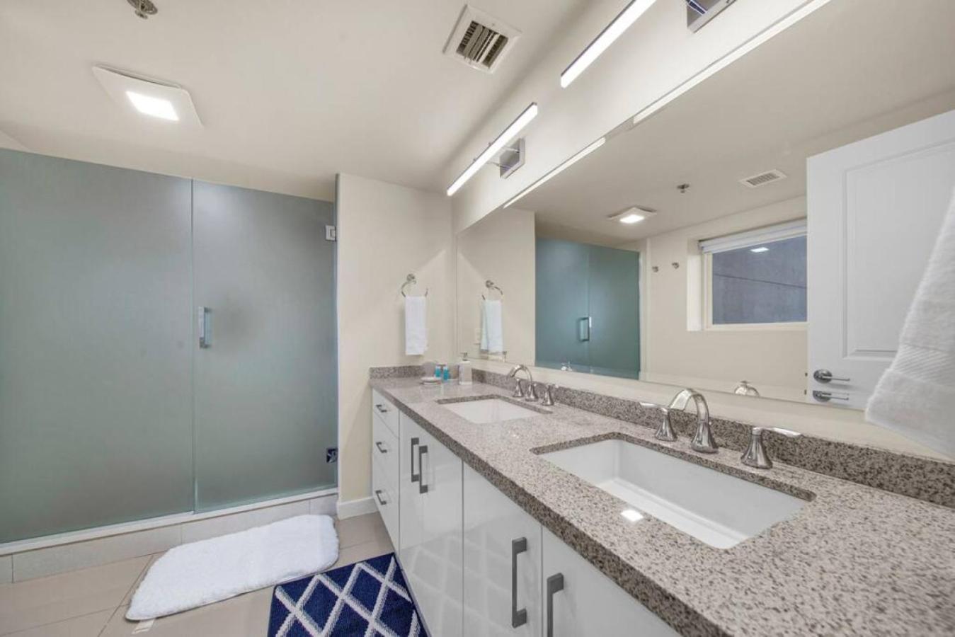Amazing 5th Floor Beachfront Wonderful Views South Padre Island