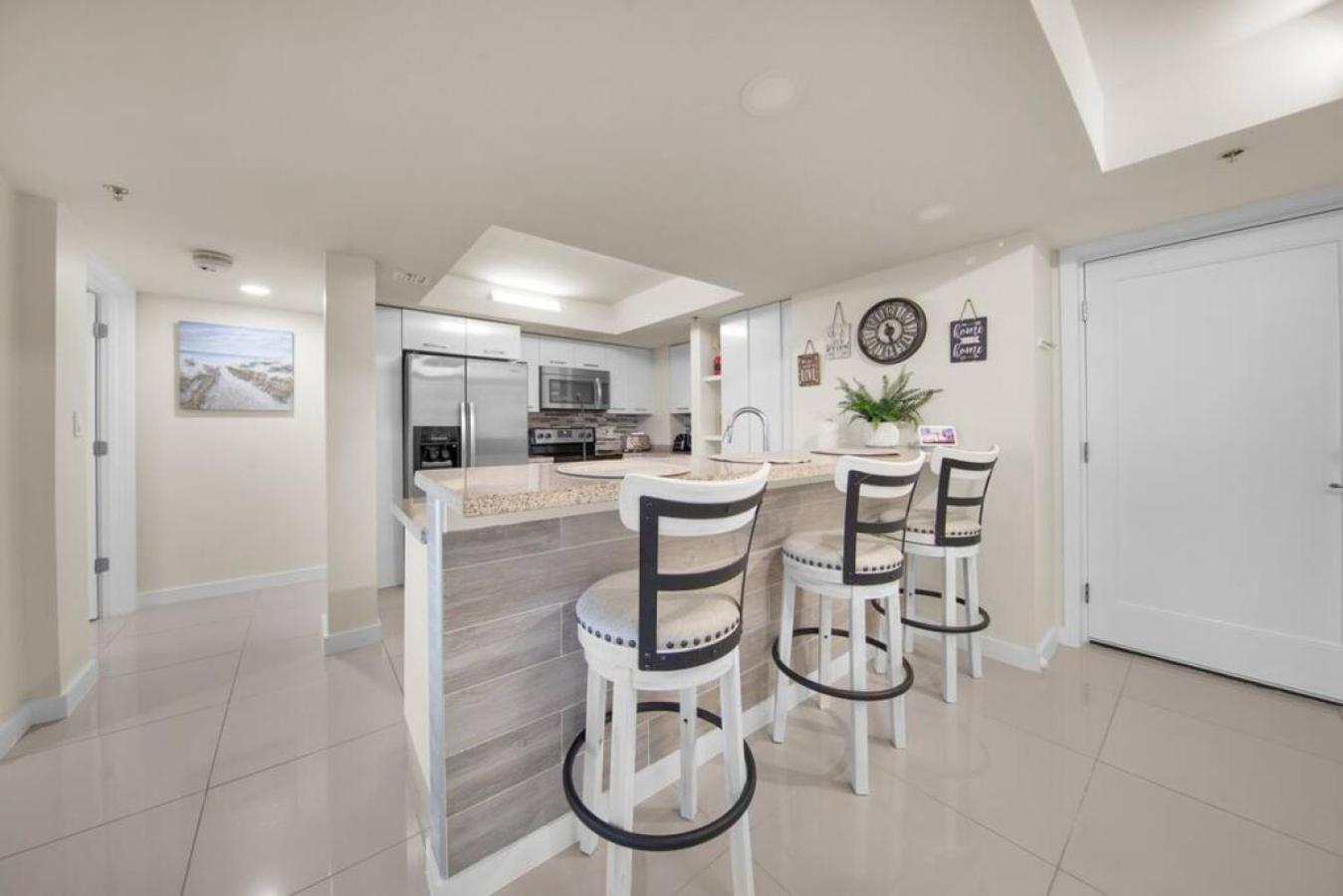 Amazing 5th Floor Beachfront Wonderful Views * South Padre Island