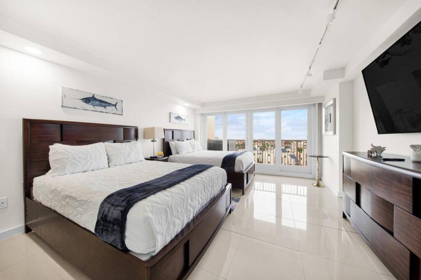 Holiday home Luxury 6th Floor Beachfront Amazing Views *