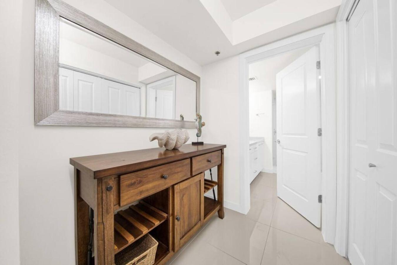 Holiday home Luxury 6th Floor Beachfront Amazing Views *