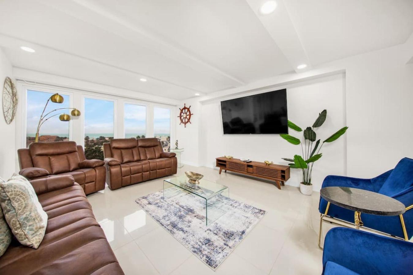Luxury 6th Floor Beachfront Amazing Views