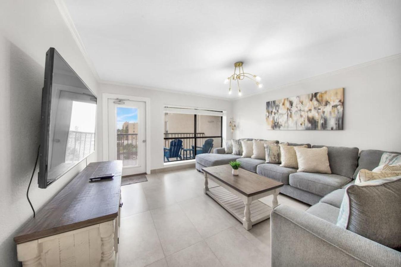 Amazing Saida Beachfront 2 Steps From Amenities Holiday home *