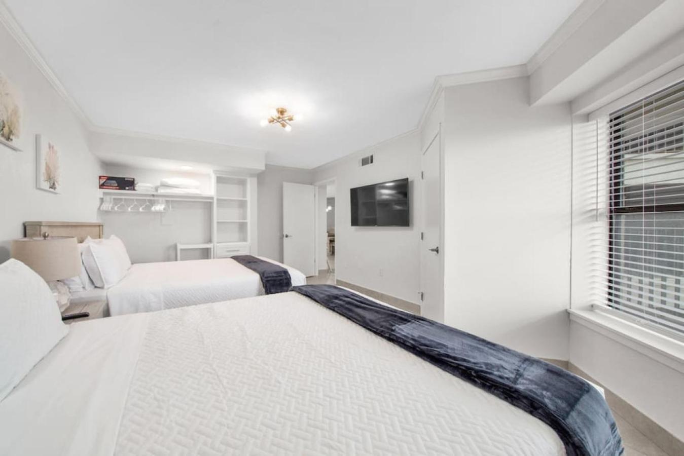 Amazing Saida Beachfront 2 Steps From Amenities South Padre Island
