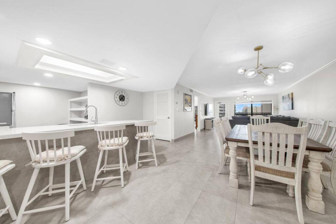 Amazing Saida Beachfront 2 Steps From Amenities Holiday home