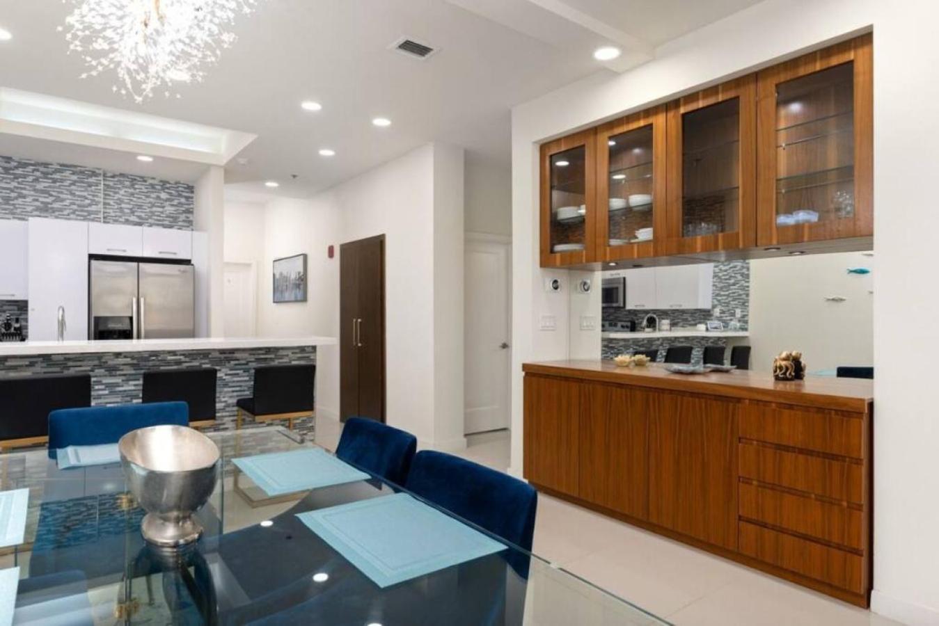 Exclusive Luxurious Ground Apartment *