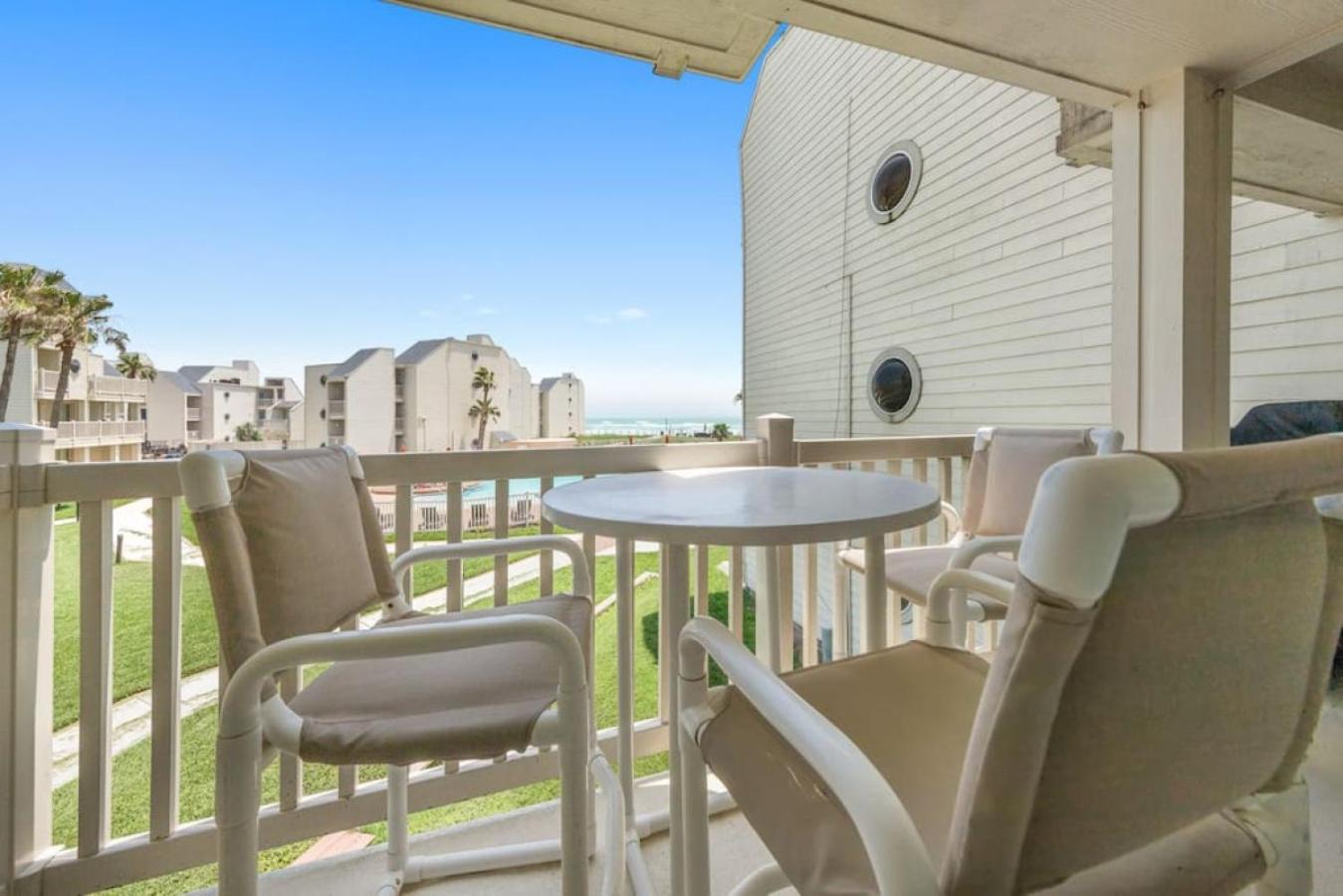 Amazing View Bahiamar Beachfront Apartment *