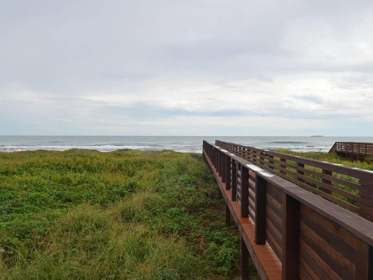 Apartment 5 Bedroom Beachfront - 4th Floor