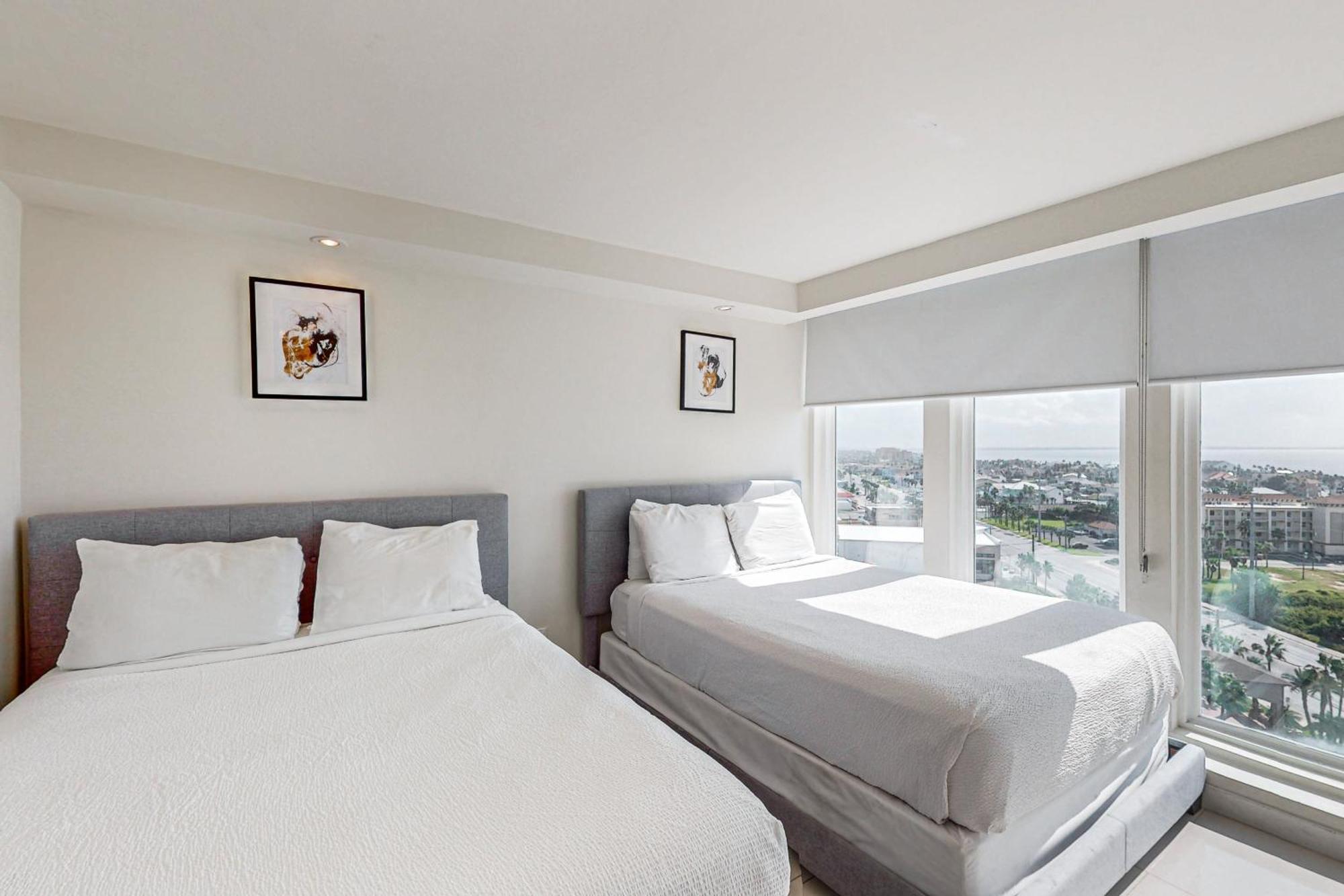Solare Tower 1202 Apartment