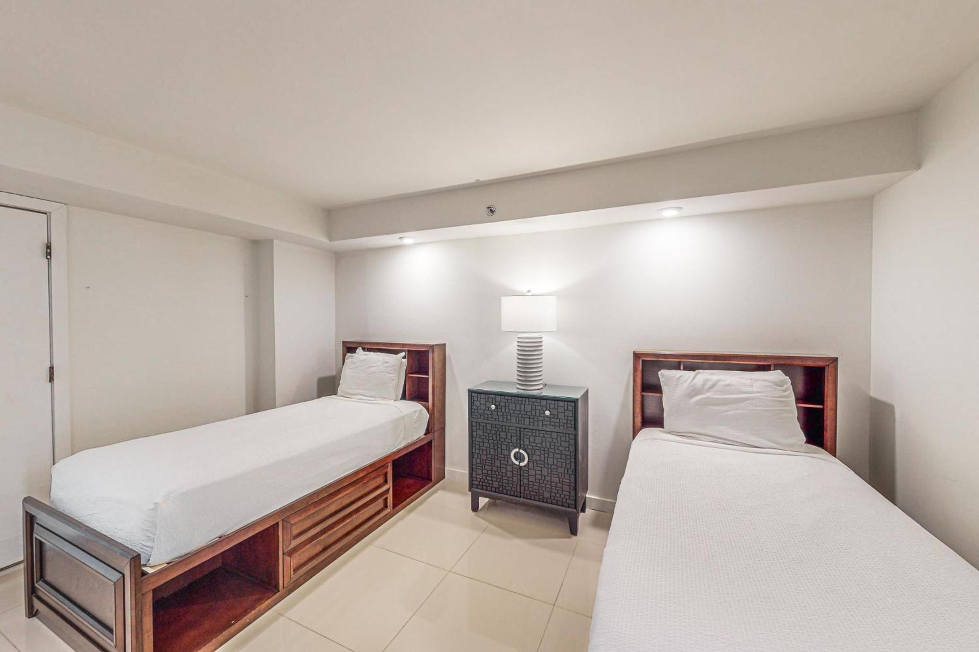 Solare Tower 1202 Apartment *
