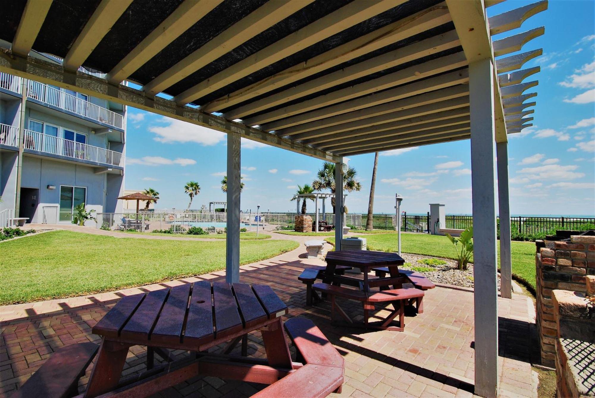 Aquarius 606 Apartment