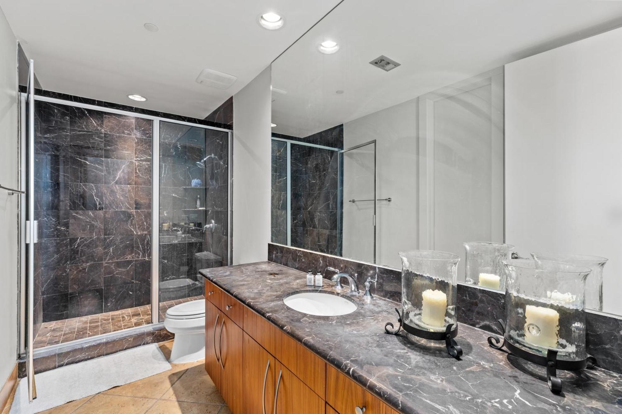 Apartment Sapphire & Unit # 2106