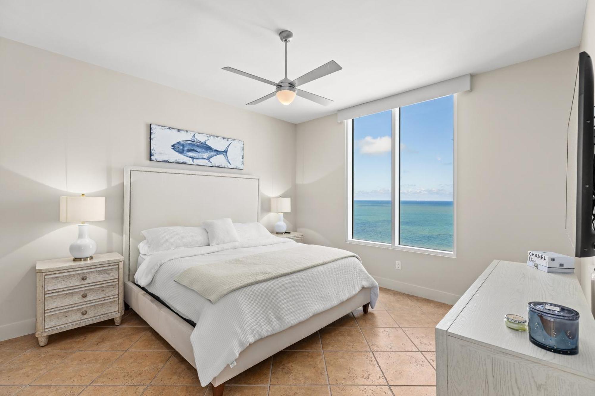 Apartment Sapphire & Unit # 2106 *