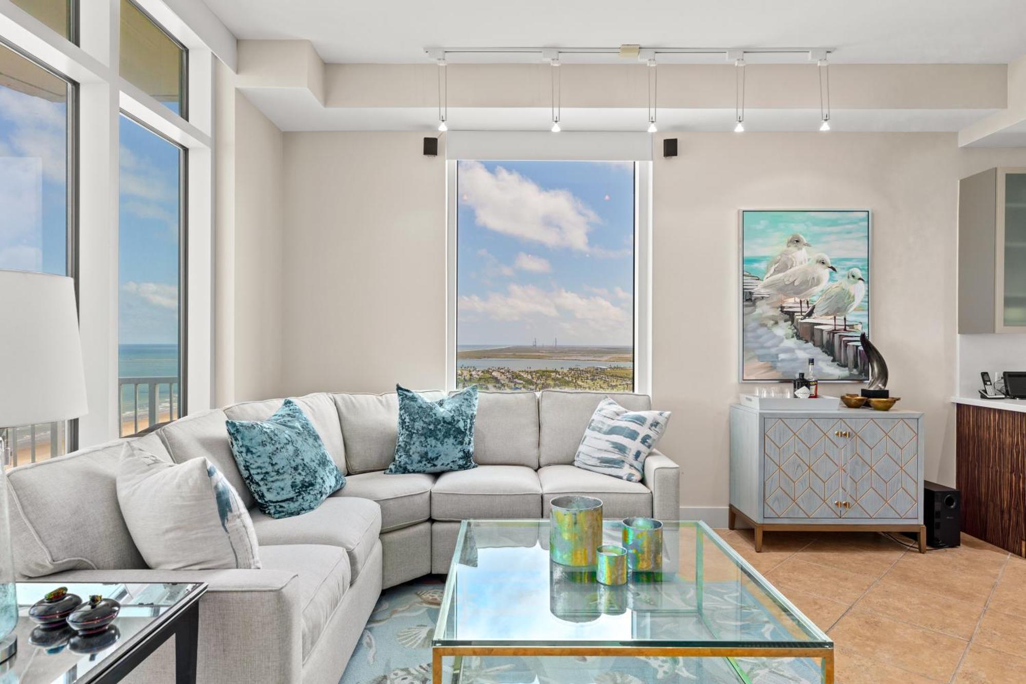 Sapphire & Unit # 2106 Apartment
