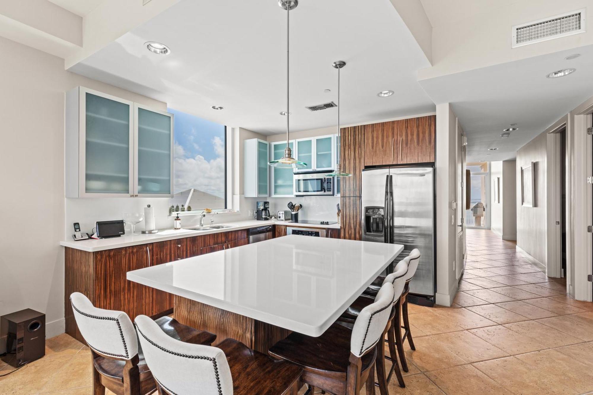 Apartment Sapphire & Unit # 2106