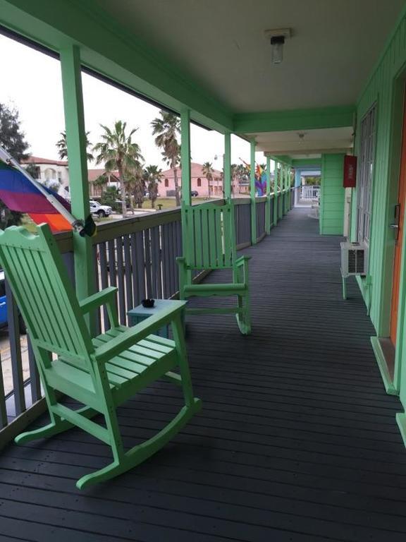 Upper Deck And Bar - Adults Only 3* South Padre Island