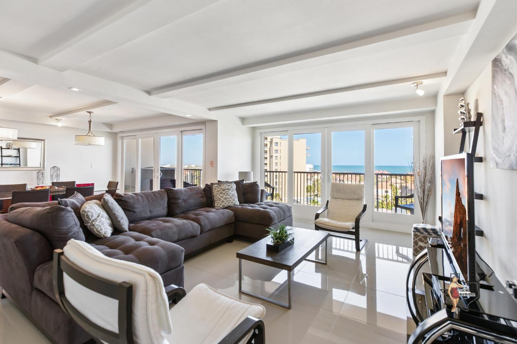 Bahia Mar-solare Tower, Beachfront With Two Pools Apartment